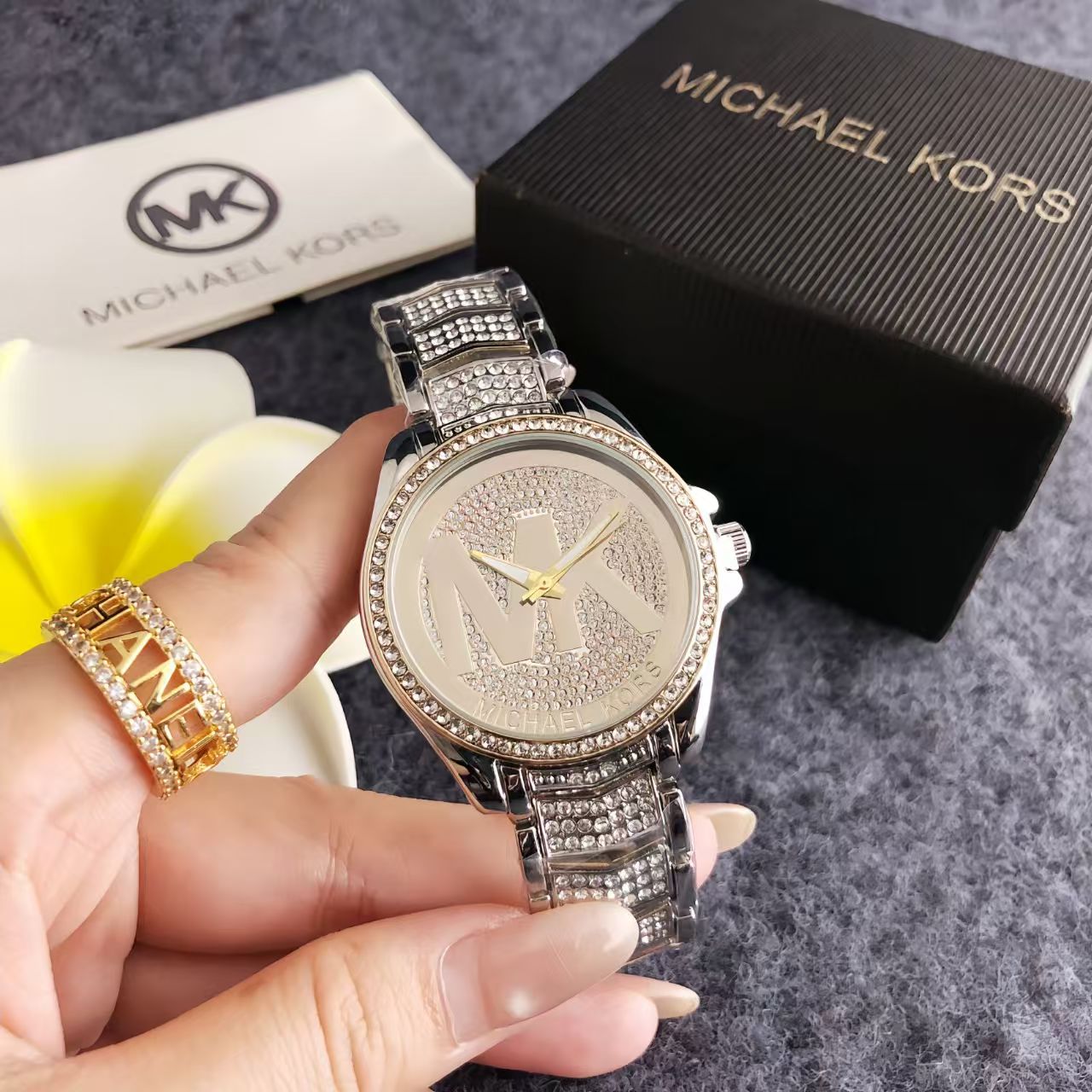 Michael Kors Jam Tangan Wanita - Luxury Watch Photography ulasan dan harga